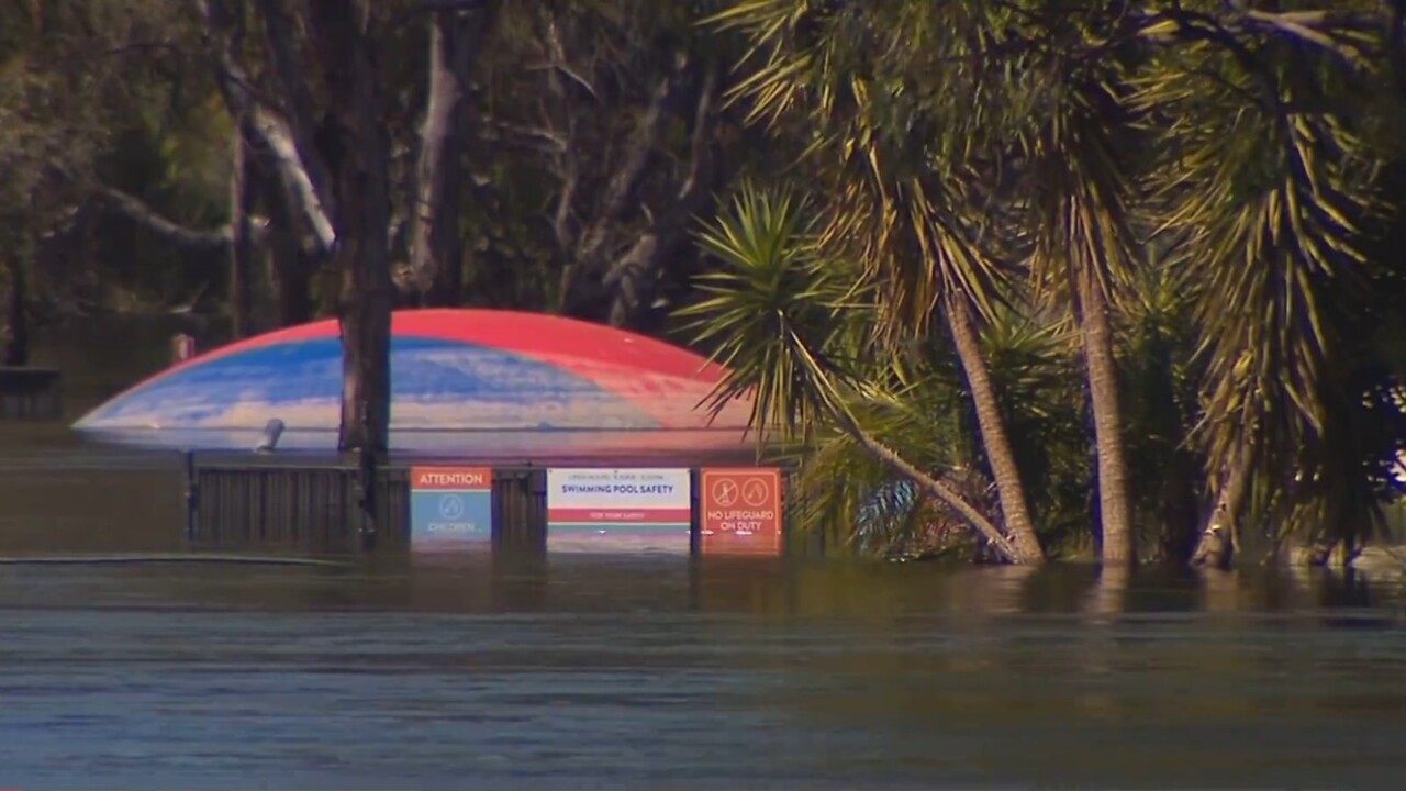 Residents told to prepare to evacuate along the Murray River