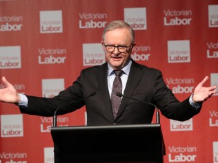 MELBOURNE, AUSTRALIA. NewsWire Photos. MAY 18, 2024.Prime Minister Anthony Albanese addresses the Victorian Labor party conference at Moonee Valley Racecourse.  Picture: NewsWire/David Crosling