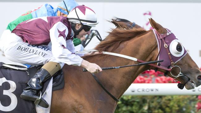 Stratum Star edges out Scales Of Justice in contentious circumstances. Picture: Simon Merritt Western Racing Pix