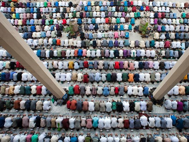Chittagong, Bangladesh ... ‘God is Great’ by Ripon Barua/Photocrowd.com