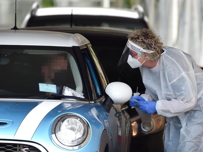 MELBOURNE, AUSTRALIA - NewsWire Photos DECEMBER 8TH, 2021: Drive-thru Covid-19 testing site at Albert Park, Melbourne. Picture : NCA NewsWire / Nicki Connolly