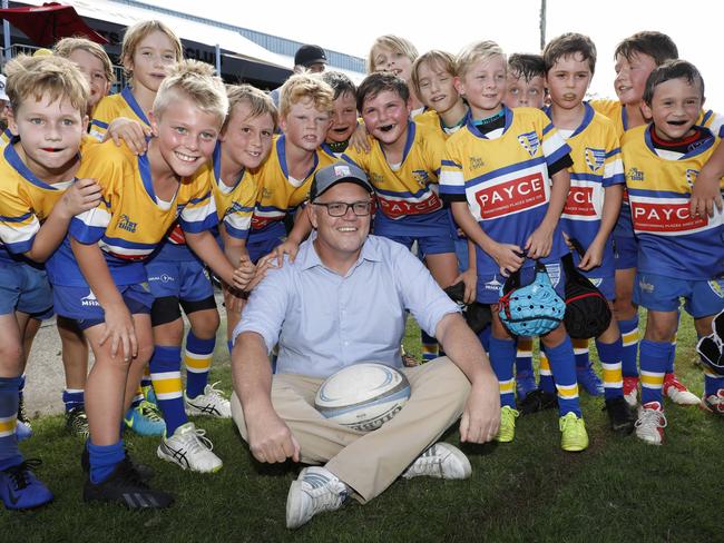 Mr Morrison meets young fans from the Burraneer Dolphins. Picture: Chris Pavlich