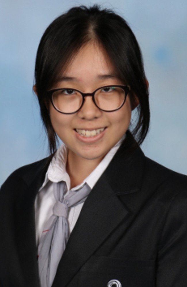 QASMT student Gloria Xu scored a perfect 45 on his IB.