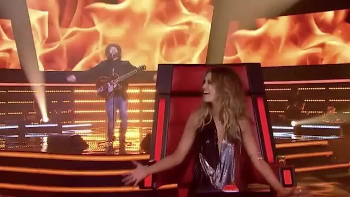 Delta Goodrem dances on The Voice