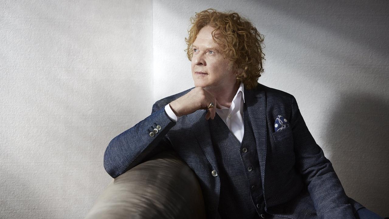 Simply Reds Mick Hucknall Said He Bedded Three Women A Day And Dated A Listers The Advertiser 3092