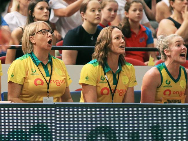 Lisa Alexanxer (left) during her time as Diamonds coach in 2020. Picture: AAP