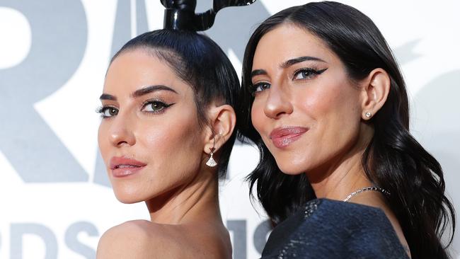 SYDNEY, AUSTRALIA - NOVEMBER 27: Lisa Origliasso and Jessica Origliasso of The Veronicas arrive for the 33rd Annual ARIA Awards 2019 at The Star on November 27, 2019 in Sydney, Australia. (Photo by Mark Metcalfe/Getty Images)