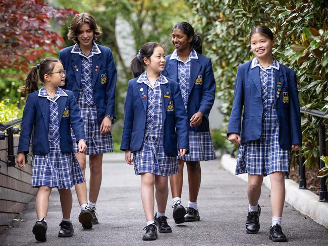 MELBOURNE, NOVEMBER 24, 2022: Presbyterian Ladies' College, Melbourne, is one of the top performing schools in the country, according to new data. L to R students Isabella, Romy, Chloe, Ayla and Isabelle. Picture: Mark Stewart