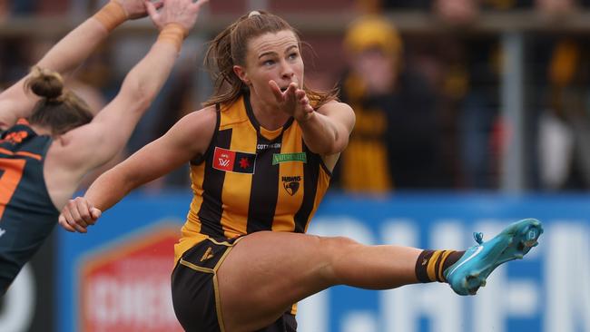 MELBOURNE, AUSTRALIA - OCTOBER 19: Aileen Gilroy of the Hawks kicks a goal during the round eight AFLW match between Hawthorn Hawks and Greater Western Sydney Giants at Kinetic Stadium, on October 19, 2024, in Melbourne, Australia. (Photo by Daniel Pockett/Getty Images)