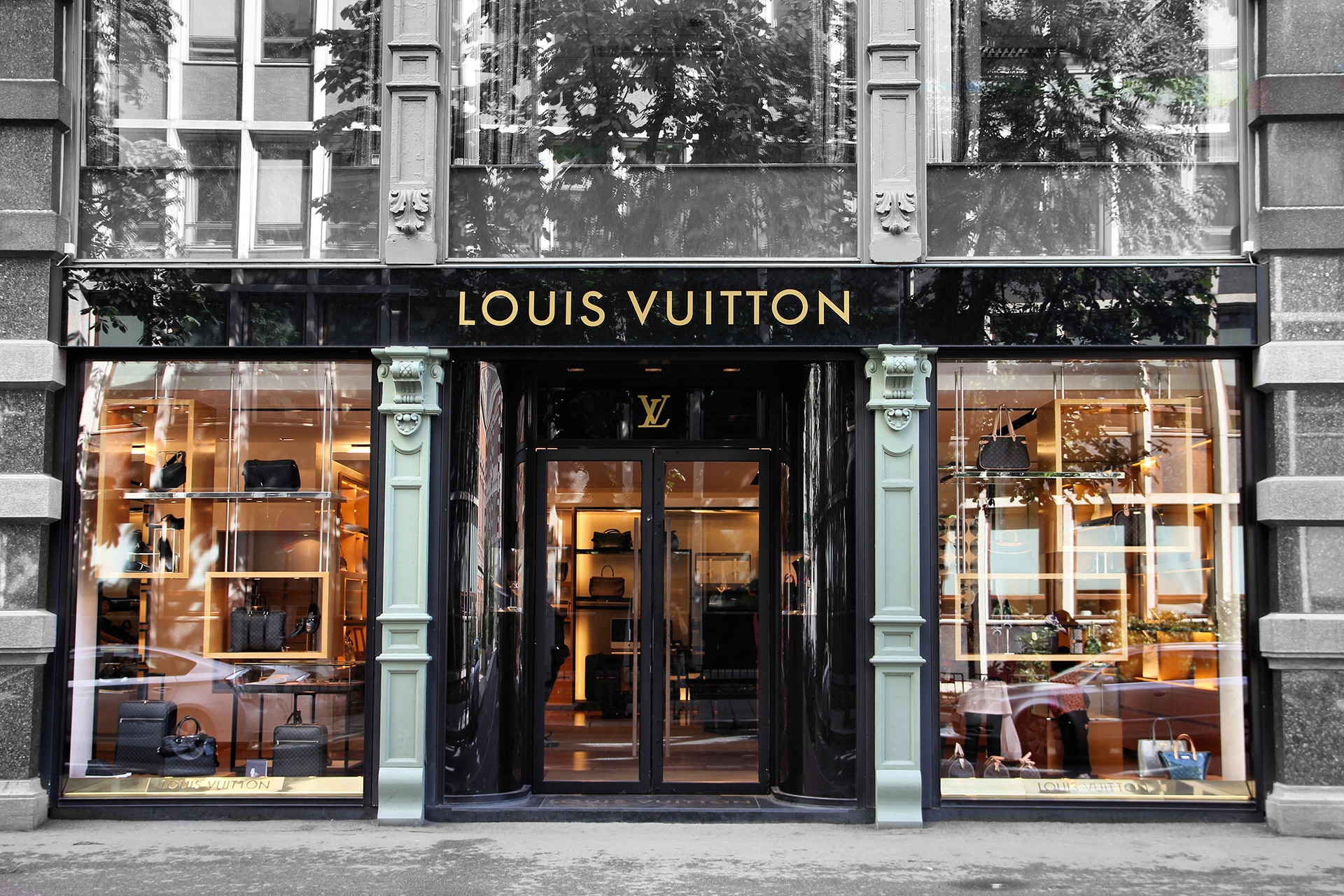 luxurynsight on X: In FY2019 the Top 10 luxury companies contributed more  than half of the total luxury goods sales of the Top 100 companies. LVMH,  Kering, Richemont and Chanel were also