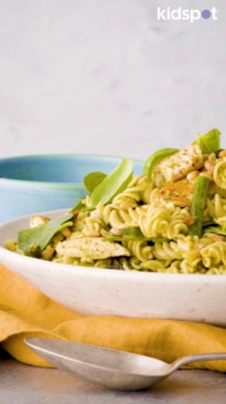 Chicken, asparagus & pesto pasta