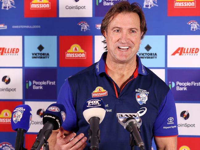 MELBOURNE, AUGUST 1, 2024: Luke Beveridge Coach of the Bulldogs is seen at Western Bulldogs training at Whitten Oval ahead of Round 21. Picture: Mark Stewart