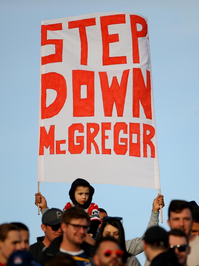 Dragons fans show their feelings at Kogarah.