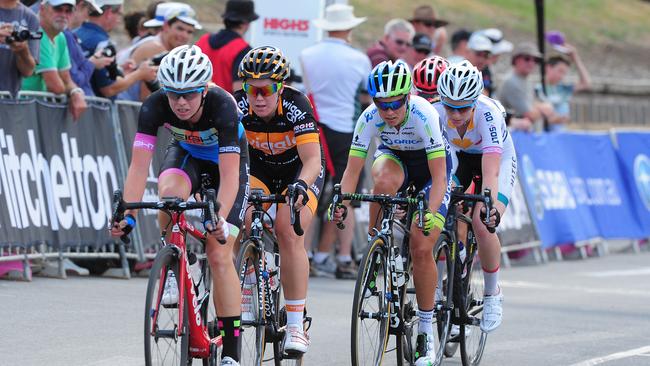 A five woman breakaway consisting of Chloe Hosking (1), Lauren Kitchen, , Elizabeth Williams, Peta Mullens and Miranda Griffiths in the 2015 Mitchelton Bay Cycling Classic. Picture: Leanne Kelly