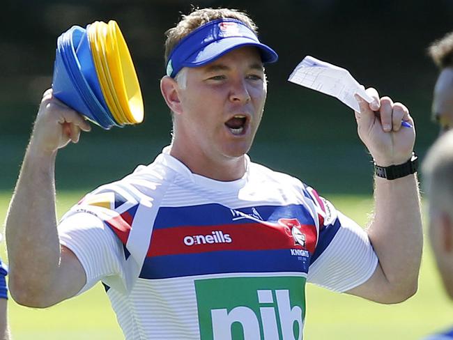 Newcastle Knights head coach Adam O'Brien shouts instructions to players during a Newcastle Knights training session at Balance Field in Newcastle, Wednesday, November 6, 2019. (AAP Image/Darren Pateman) NO ARCHIVING