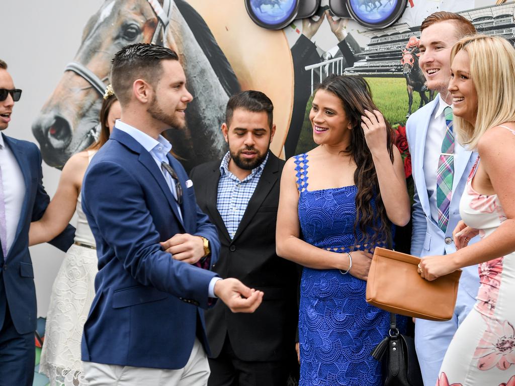 Racing fans arrive to the TAB EVEREST race at Royal Randwick Racecourse in Sydney, Saturday, October 14, 2017. (AAP Image/Brendan Esposito) NO ARCHIVING, EDITORIAL USE ONLY