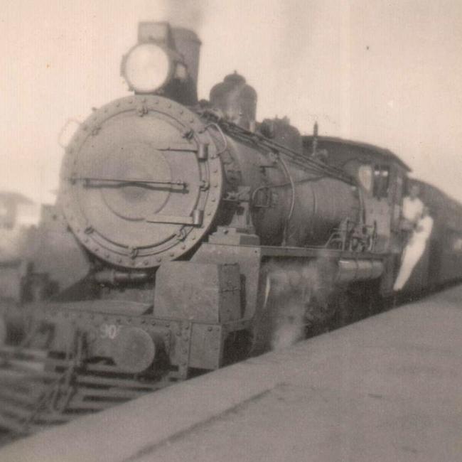 MAIL HEIST: A passenger train c 1940s. Picture: Have you seen the old Mackay?