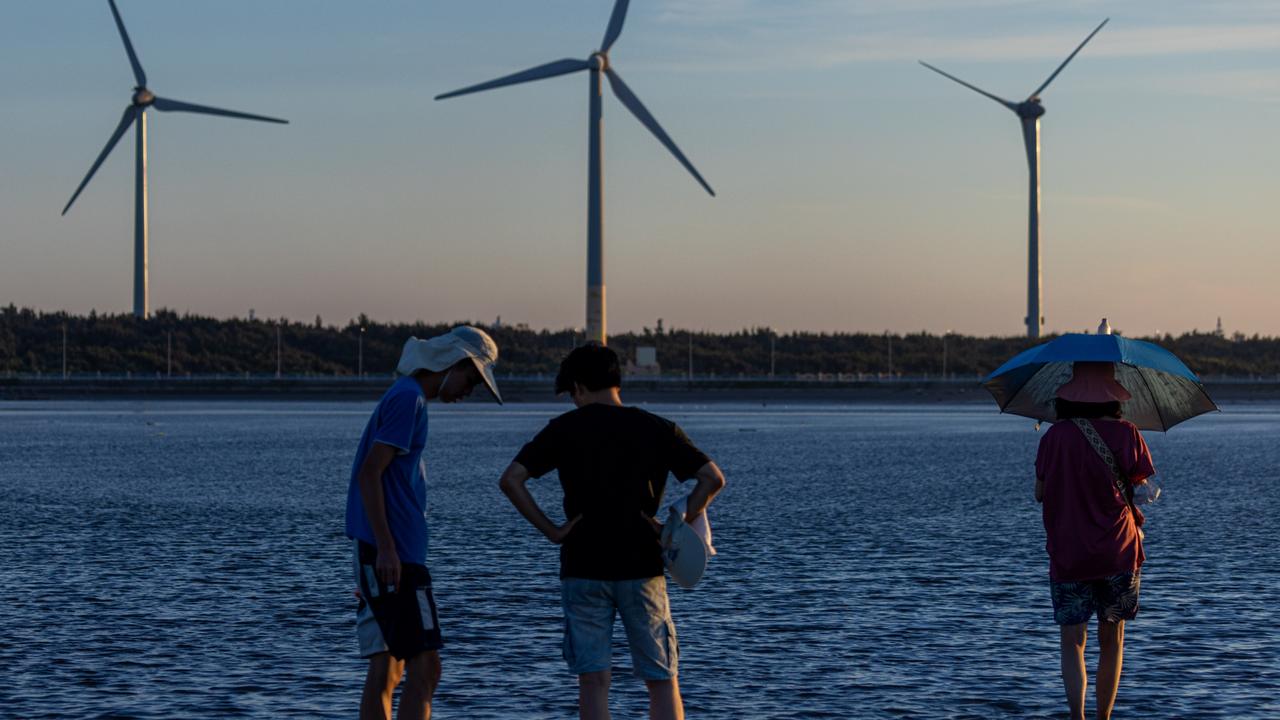 Offshore wind developers turn attention west