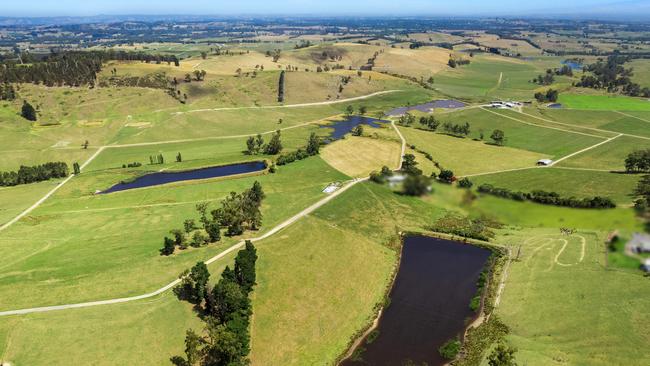 Secure permanent water supply at Jindivick Farm includes 200ML of dam storage, irrigation license for 60ML plus mains water.