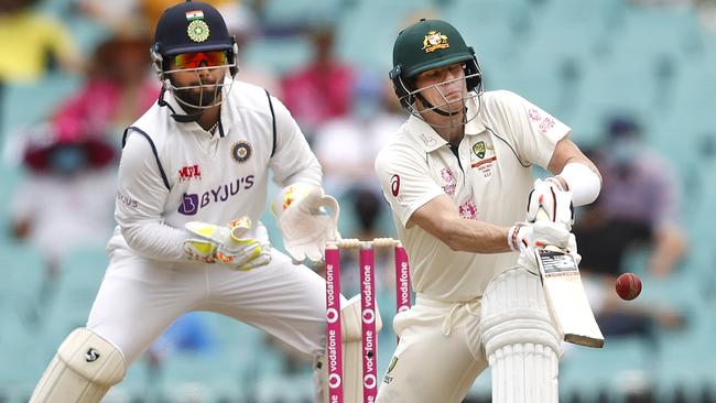 Australia's Steve Smith going for late runs in the innings during Day 2 of the Test match between Australia and India at the SCG. Picture. Phil Hillyard