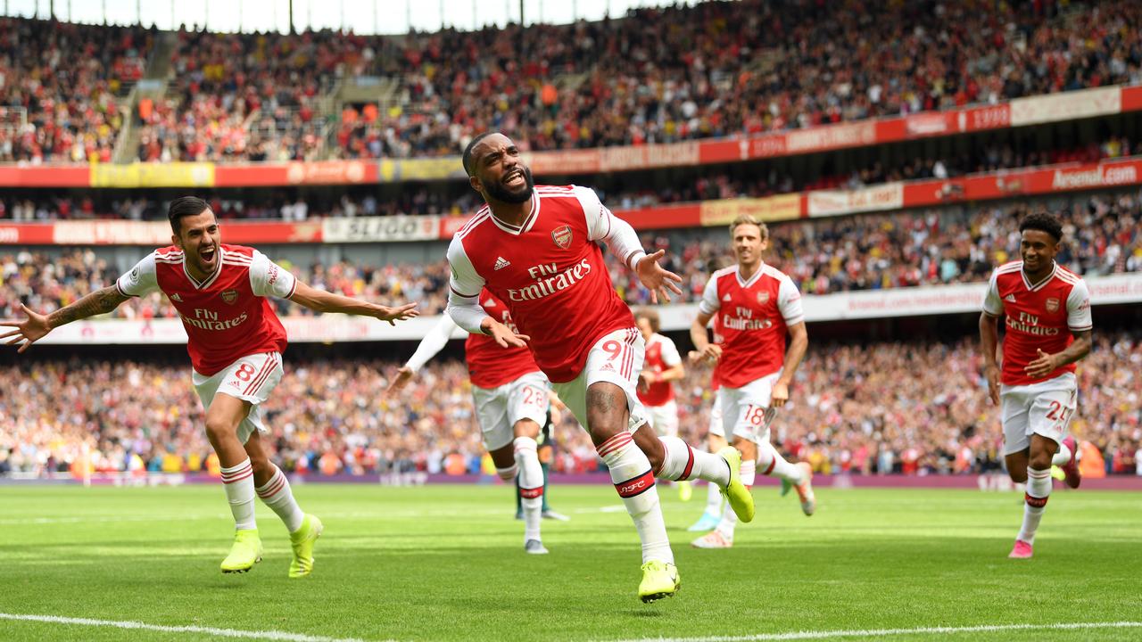 XAA-Desporto - PREMIER LEAGUE Arsenal vence Burnley e assume o