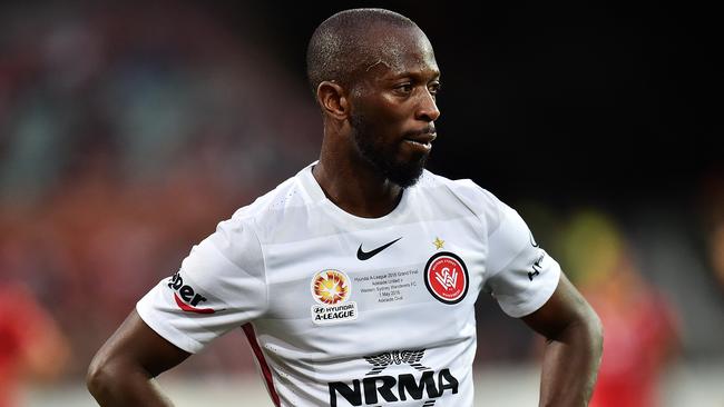 Romeo Castelen is leaving the Wanderers along with five others.