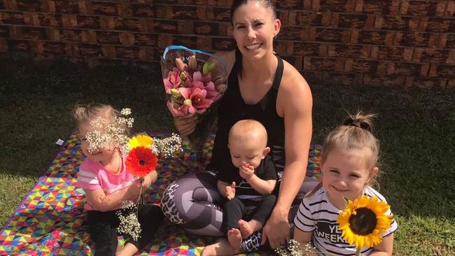 Hannah Clarke with her children.