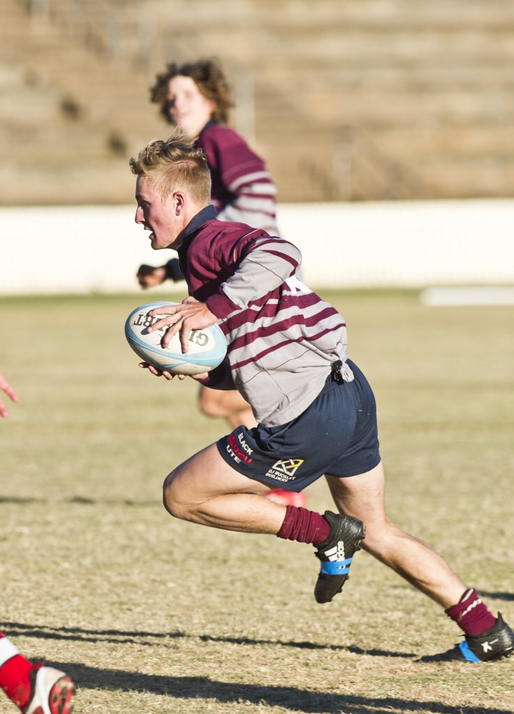 Declan Wheeler scores a try for Bears. Picture: Nev Madsen