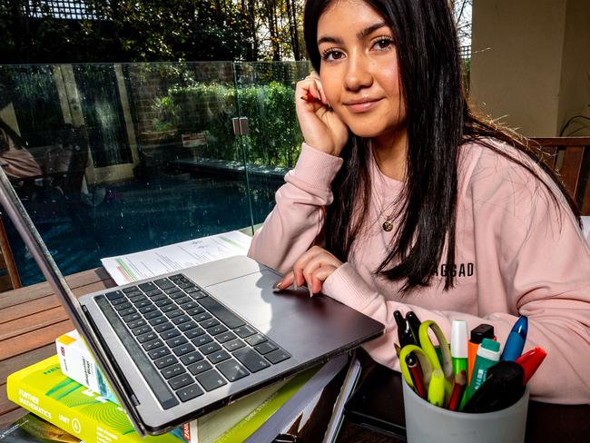 Yr 12 student Claudia Spurio studies remotely as Victoria prepares to enter stage 4 restrictions. Picture: Jake Nowakowski