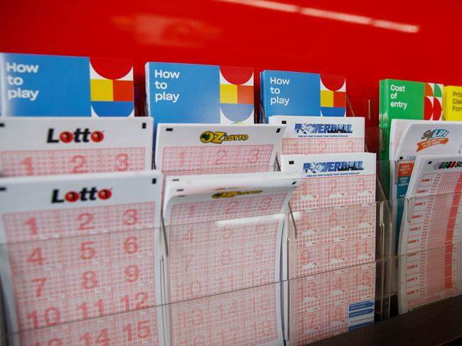 SYDNEY, AUSTRALIA - NewsWire Photos August 22, 2024: Powerball jackpots at $100 million on Thursday night. Picture: NewsWire / Nikki Short