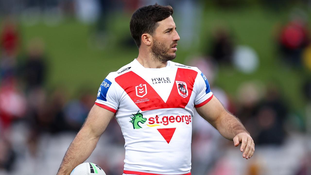 SYDNEY, AUSTRALIA - SEPTEMBER 03: Ben Hunt of the Dragons warms up prior to the round 25 NRL match between the St George Illawarra Dragons and the Brisbane Broncos at Netstrata Jubilee Stadium, on September 03, 2022, in Sydney, Australia. (Photo by Brendon Thorne/Getty Images)