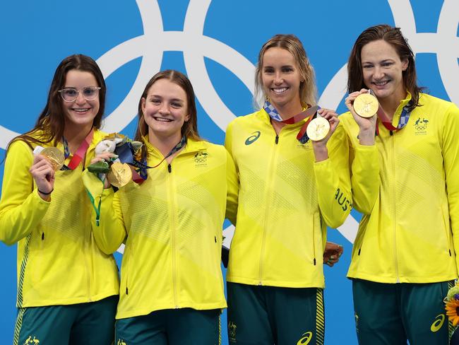 TOKYO, JAPAN - AUGUST 01: (L-R) Gold medalist Kaylee McKeown, Chelsea Hodges Emma McKeon and Cate Campbell of Team Australia pose on the podium during the medal ceremony for the Women's 4 x 100m Medley Relay Final on day nine of the Tokyo 2020 Olympic Games at Tokyo Aquatics Centre on August 01, 2021 in Tokyo, Japan. (Photo by Al Bello/Getty Images) *** BESTPIX ***