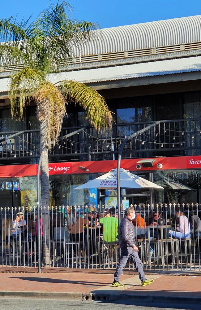 Uncles Tavern, Alice Springs.