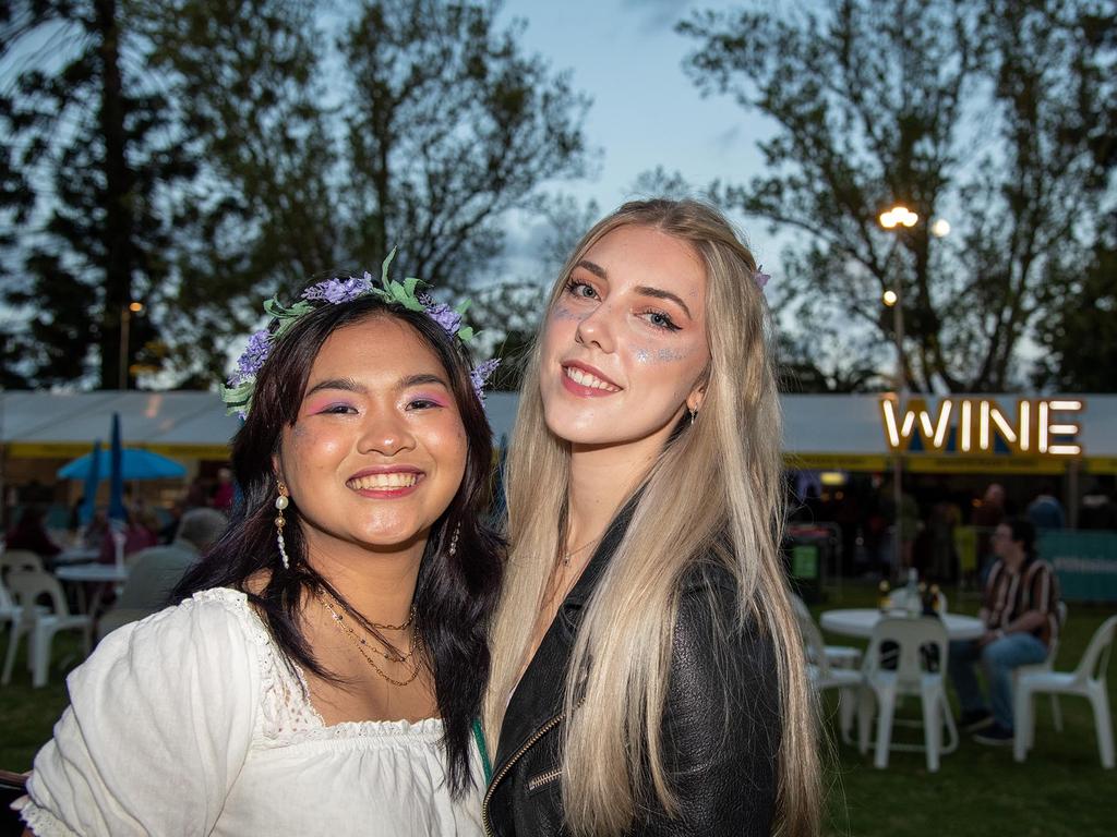Kahlil Javier (left) and Isabell Bracey. Festival of Food and Wine, Queens Park, Toowoomba Carnival of Flowers. Friday September 9, 2022 Picture: Bev Lacey