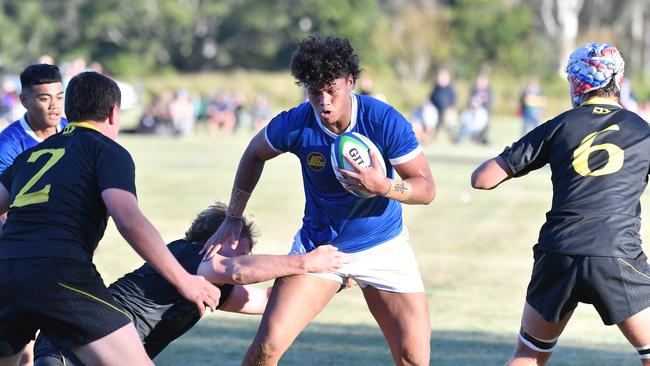 Larry Siala playing rugby for Eddies.