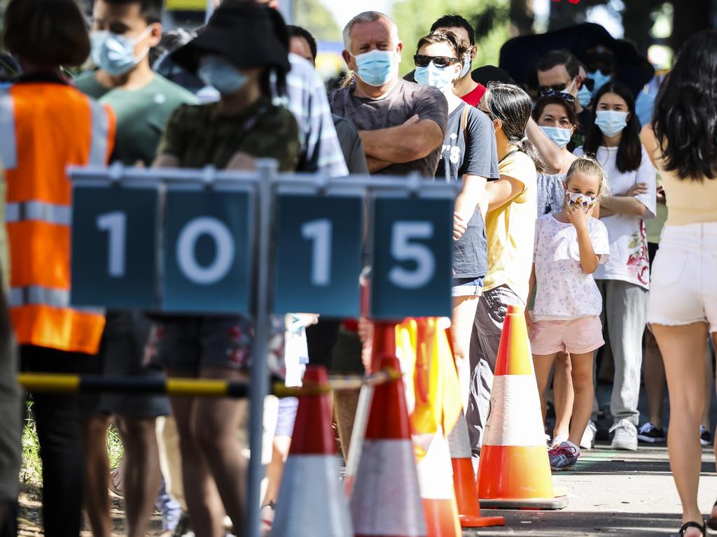 Long queues at a vaccination hub in Homebush, Sydney. Picture: Dylan Robinson/NCA NewsWire