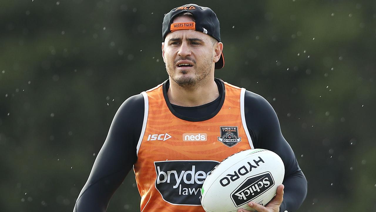 Josh Reynolds has been told he is free to look elsewhere for an opportunity, but his options to remain in Sydney are dwindling.