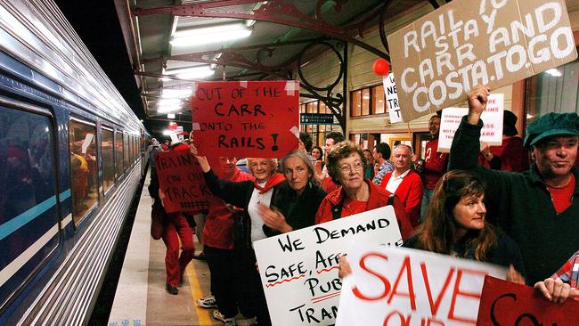 The last train to use the Lismore Railway station in 2004.Photo The Northern Star Archives