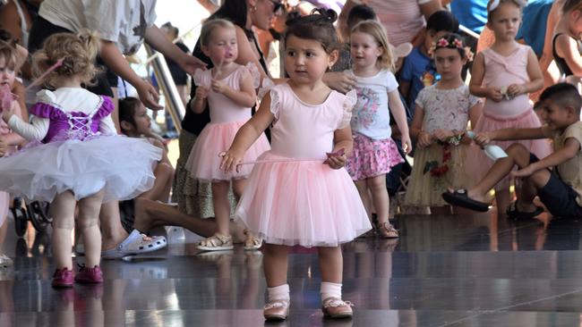 Baby Ballet Darwin performed at the Nightcliff Seabreeze Festival, 2023. Picture: Sierra Haigh