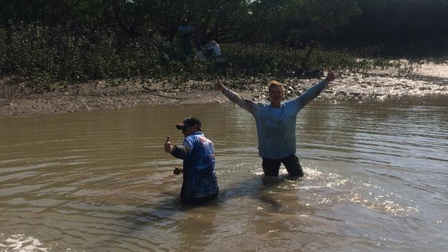 <s1>An <i>NT News</i> reader has been hailed down on a boat by two lads asking them to call their mates</s1>                        <ld pattern=" "/>                        <source>. Picture: TOM WADDELL</source>                                             <source/>