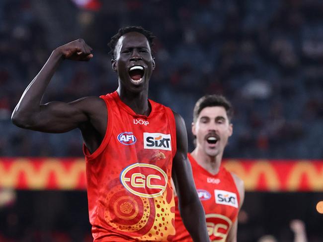 Mac Andrew buries the Bombers after the siren, Picture: Mark Stewart.