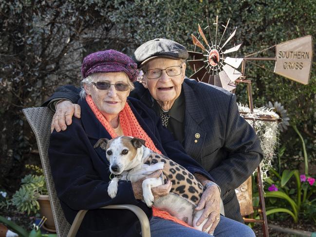 Aged care residents fulfil bucket list dream with rescue puppy