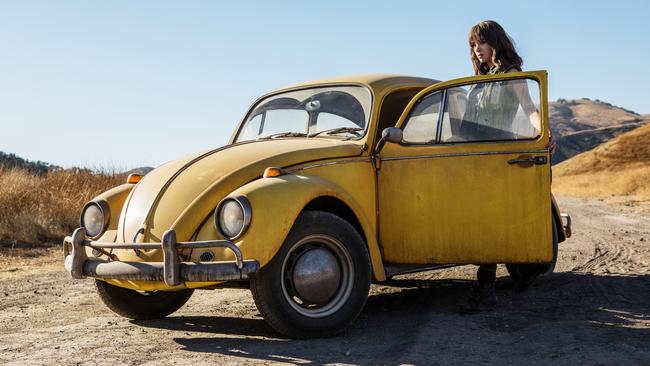 Kindly tomboy teen mechanic Charlie, played by Hailee Steinfeld. Picture: Paramount Pictures