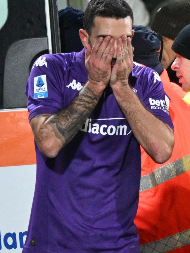 Fiorentina's Italian midfielder Danilo Cataldi was in distress. Photo by TIZIANA FABI / AFP.