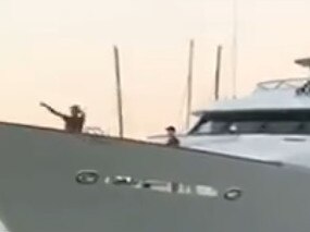 AMAZING VIDEO: superyacht crashes into Cairns Marlin Marina