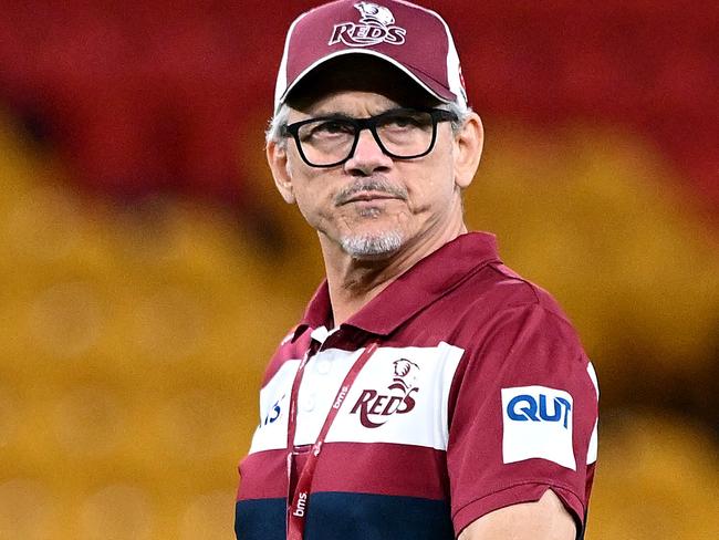 BRISBANE, AUSTRALIA - MAY 10: Coach Les Kiss of the Reds is seen during the warm up before the round 12 Super Rugby Pacific match between Queensland Reds and Melbourne Rebels at Suncorp Stadium, on May 10, 2024, in Brisbane, Australia. (Photo by Bradley Kanaris/Getty Images)