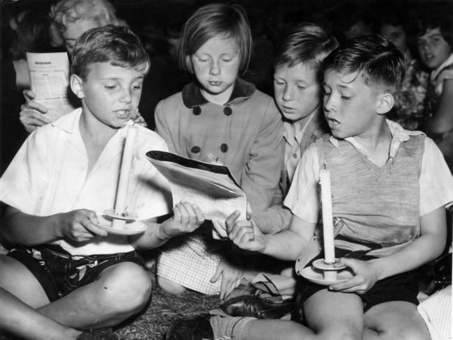 Children at the 1954 Carols by Candlelight.