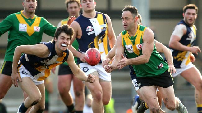 Ashley Vandelaak of Bayswater handpasses out of the pack on Saturday July 2, 2022, in Bayswater, Australia. Picture: Hamish Blair