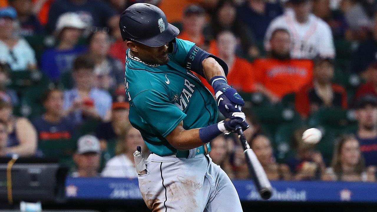 MLB News: Fans go crazy as Seattle hero Ken Griffey, Jr. snaps Home Run  Derby photos