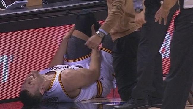 Andrew Bogut hurt in Cavaliers debut.